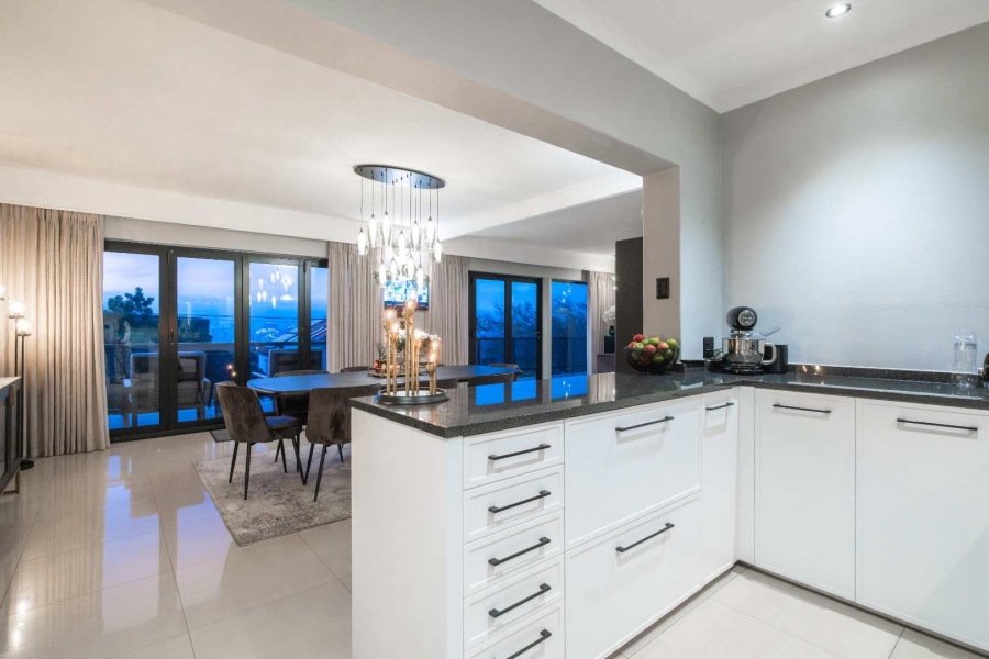 7 Bedroom Property for Sale in Oranjezicht Western Cape